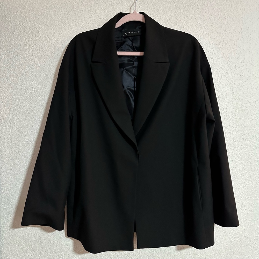 NWOT Zara Women's Black Relaxed Fit Jacket Size L Business Professional Office